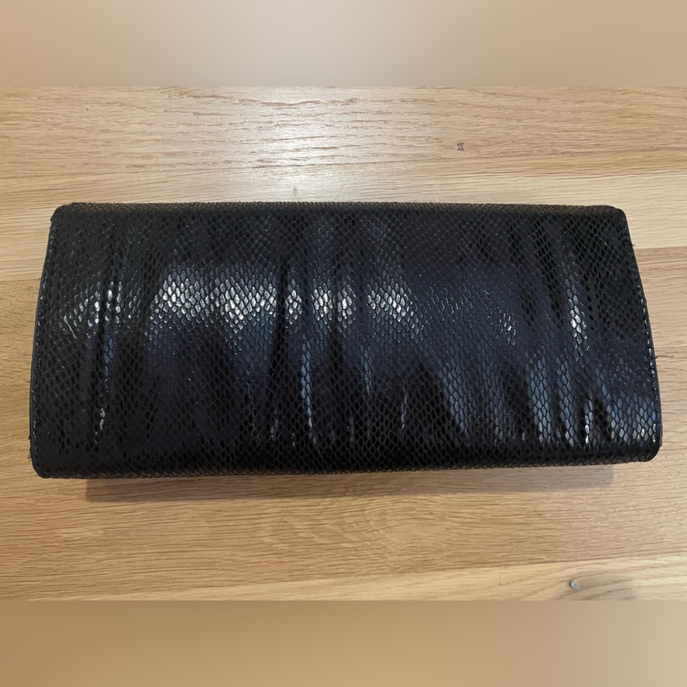 Banana Republic women’s black snakeskin clutch bag LIKE NEW only used once - Picture 2 of 3